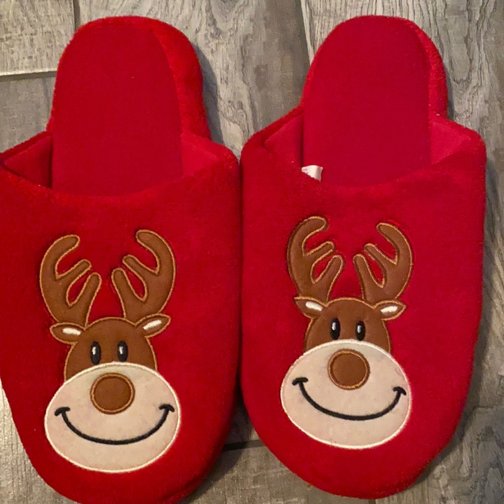 Sale 3 for $20 NWOT men’s slippers